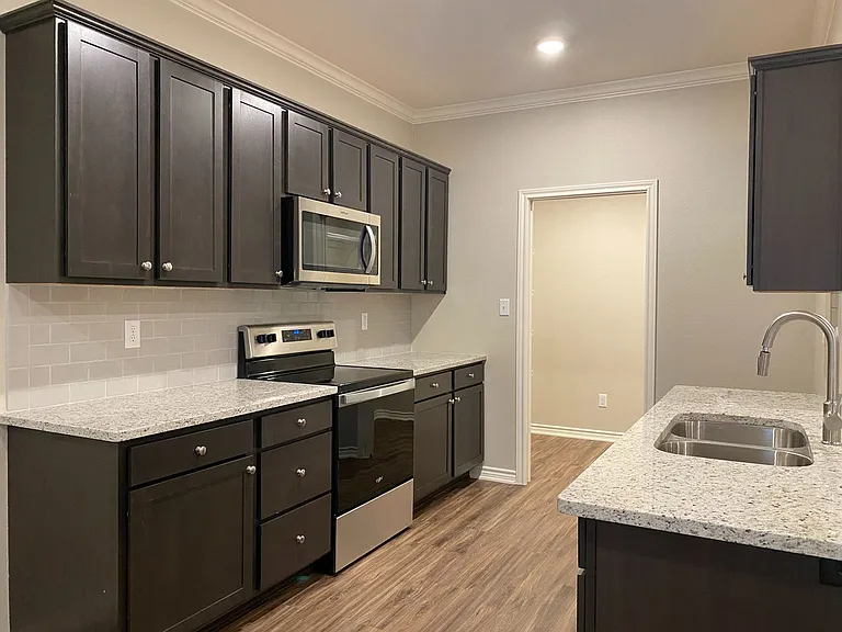 1007 McClenny — Photo 11