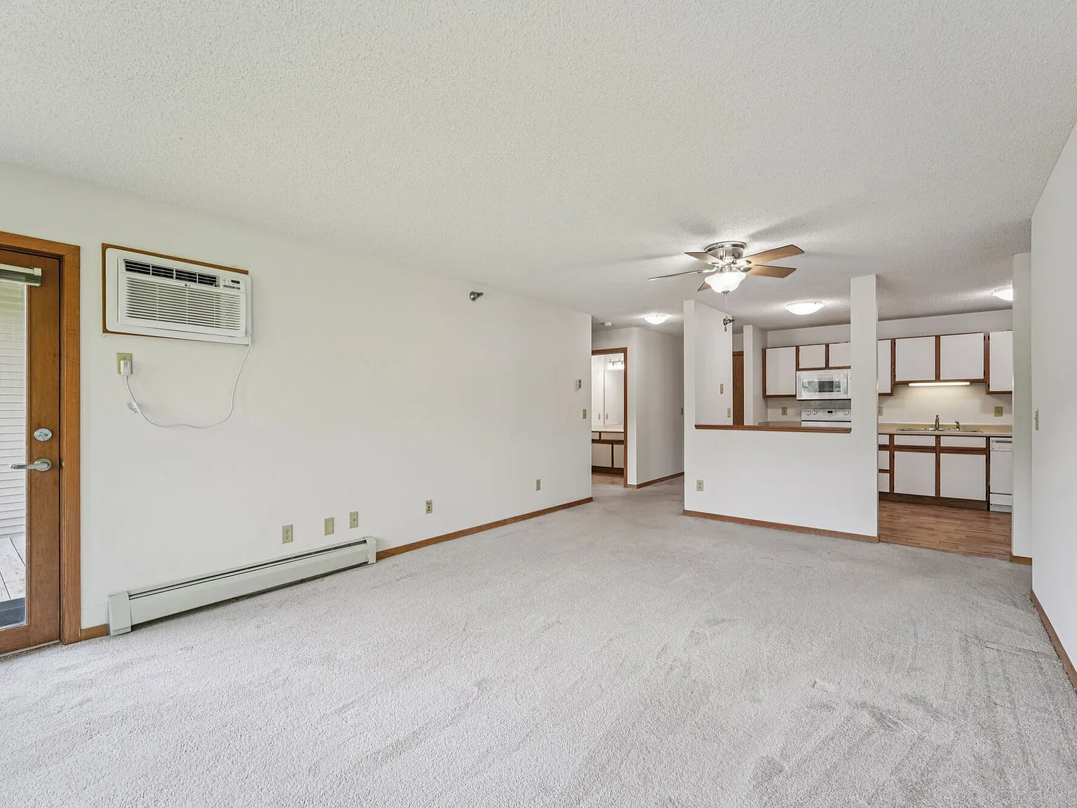 Oaks Lincoln Apartments — Photo 4
