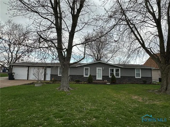 3085 E Canal Rd, Pt Clinton, OH 43452