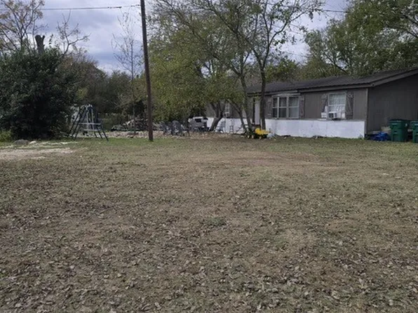 452 Christopher Dr, Eddy, TX 76524