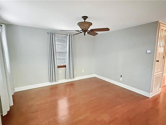 3rd image of 1038 Hawkins St