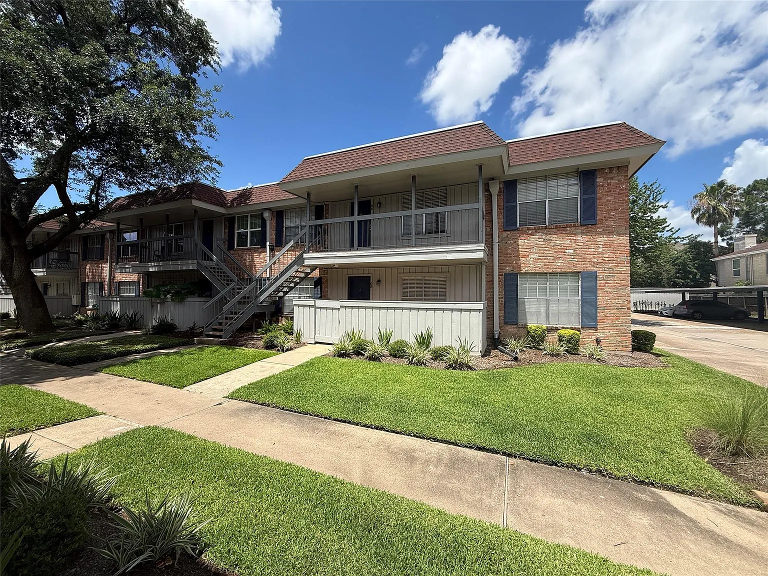 2 bed, 2.0 bath, 1040 sqft, $1,445 — Photo 1