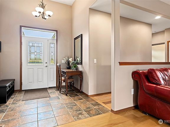 3rd image of 2473 Stoneyfield Drive