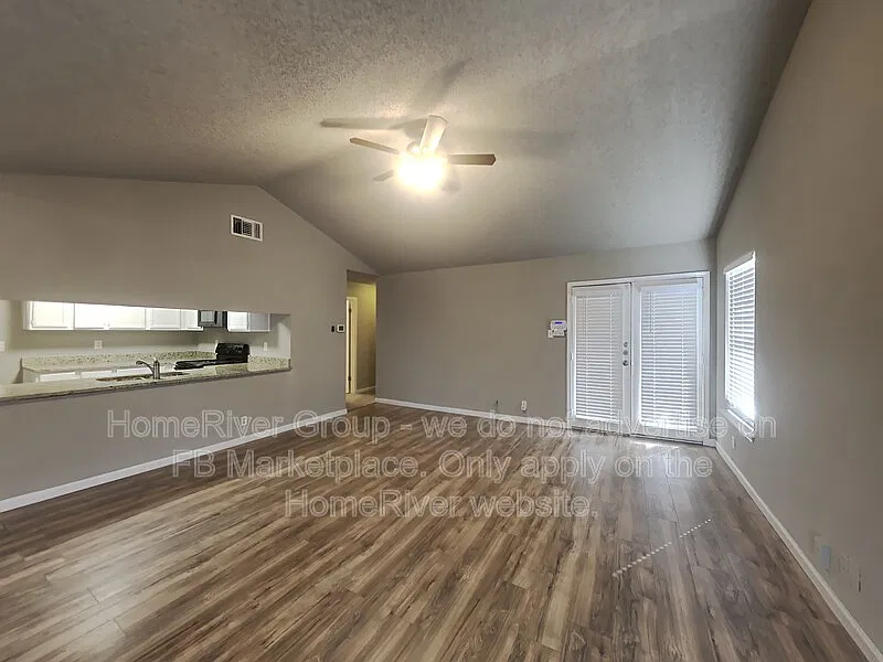 3 bed, 2.0 bath, 1260 sqft, $1,525 — Photo 3