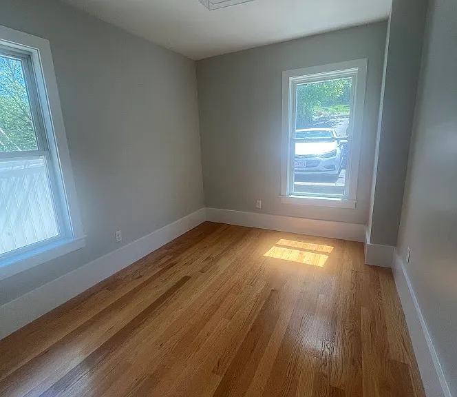 157 Oak St #1R — Photo 8