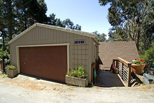 1st image of 1221 Lattie Ln