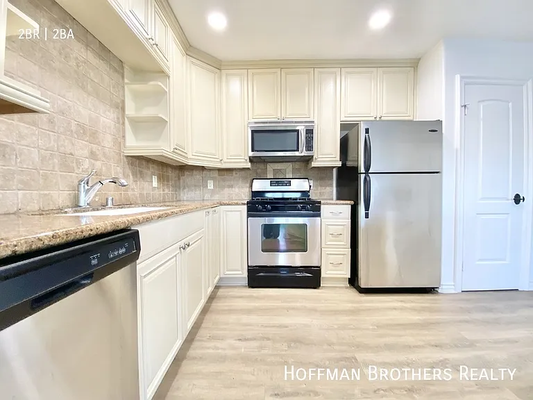 1837 Beloit Ave #203 — Photo 2