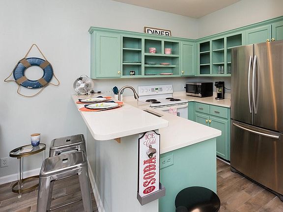 4th image of 419 Atlantic Dr