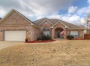 3708 Maple Dr, Sand Springs, OK 74063