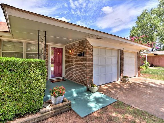 2nd image of 1129 Berwyck Dr