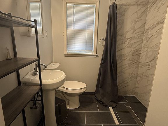 4th image of 2094 Alton Ave