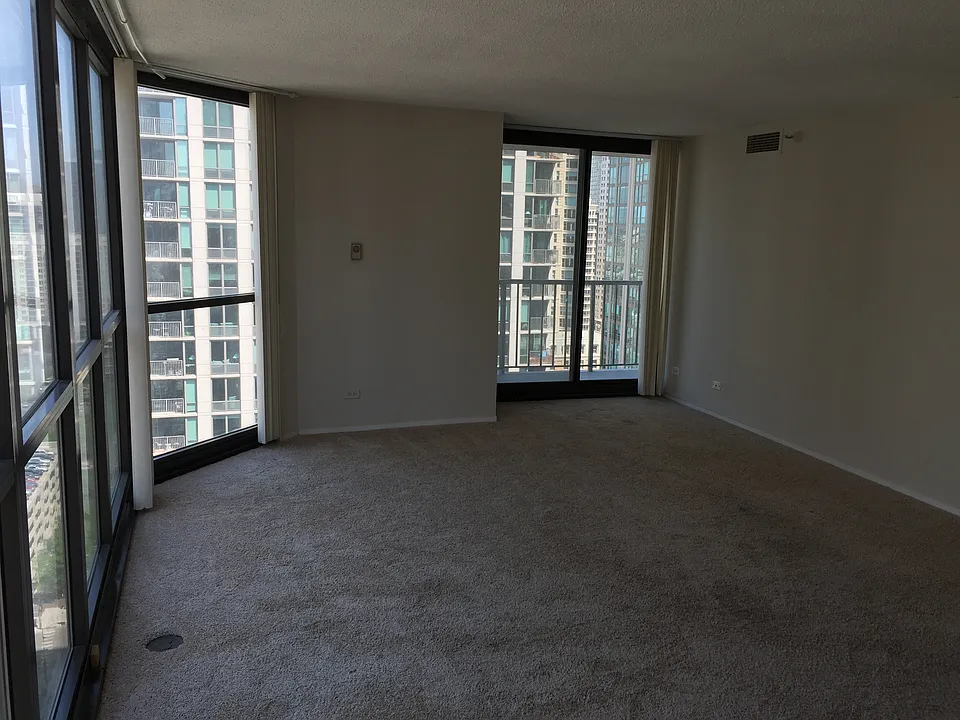 10 E Ontario St #2805