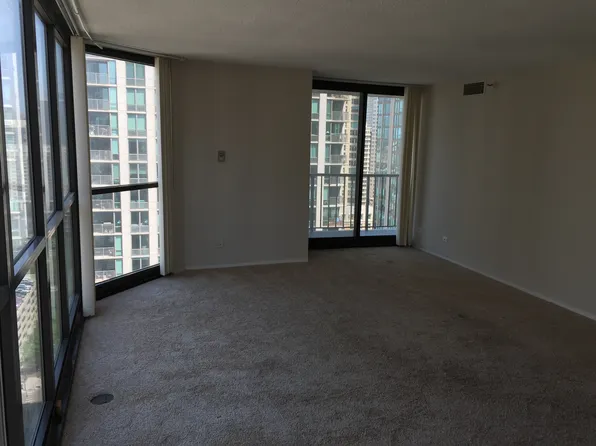 10 E Ontario St, Chicago, IL