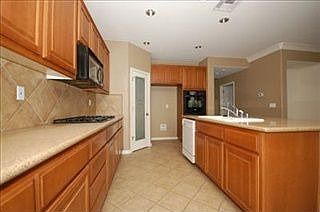 3rd image of 1062 La Paloma St