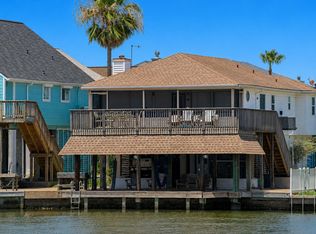 238 Bamaku Bnd, Tiki Island, TX 77554