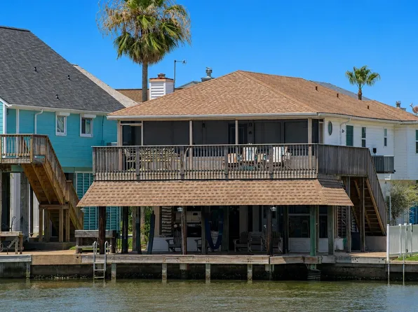 238 Bamaku Bnd, Tiki Island, TX 77554