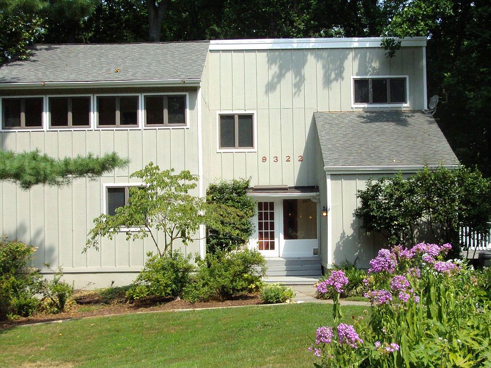 Lake front property in the sought after Lake Braddock Community.