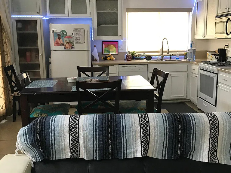 Avenida Ladera — Photo 10