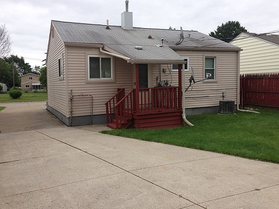 3rd image of 30225 Palmer Blvd