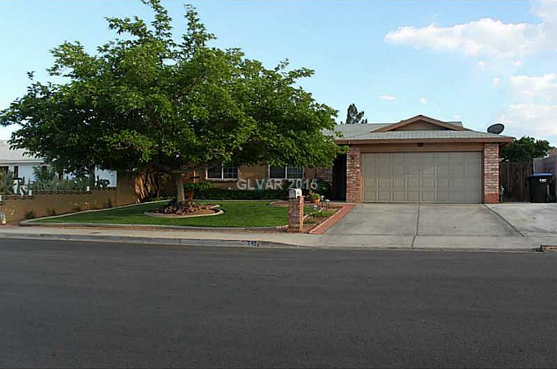 1st image of 742 Willow Ave
