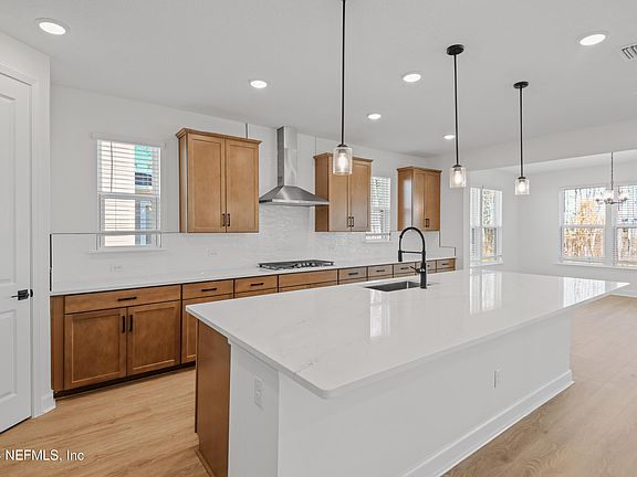 5th image of 59 GOLDENROD Drive
