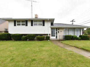 923 Montclair Dr, Racine, WI 53402