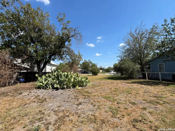 11615 Castro Ave LOT 6, LaCoste, TX 78039