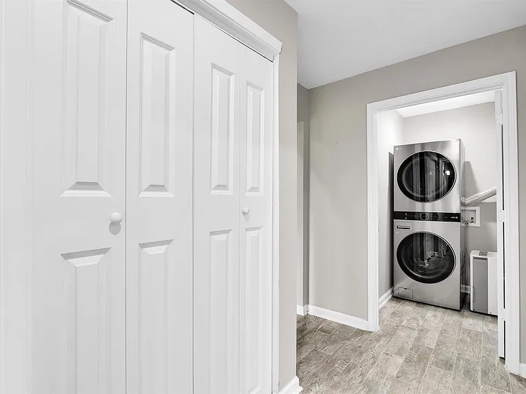 3555 Balboa Cir — Photo 17