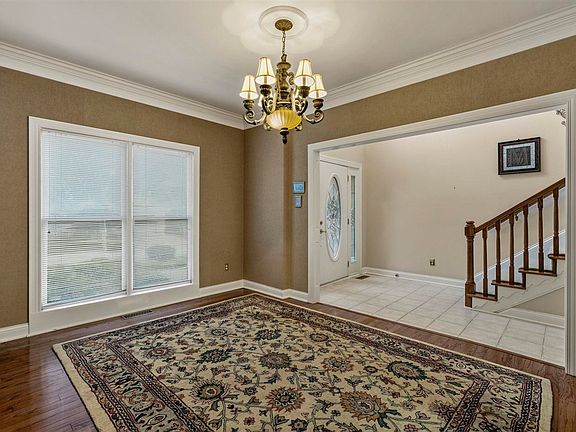 5th image of 1055 Saint Andrews Cir