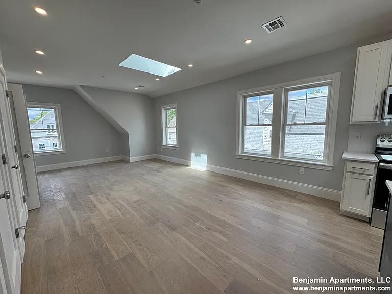 51 Fairbanks St #7 — Photo 5