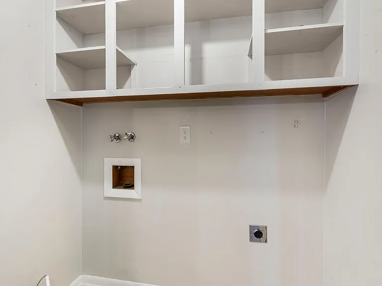 2329 E Bancroft St — Photo 13