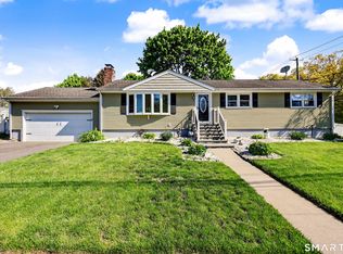 20 Post Oak Rd, Stratford, CT 06614