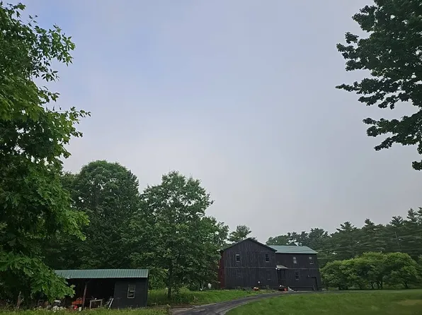 26 Riverview Dr, Waterville, ME 04901
