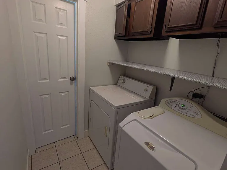 838 S Roberta St #1 — Photo 9