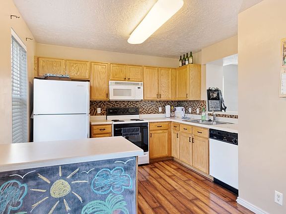 2nd image of 5660 Braemar Ct