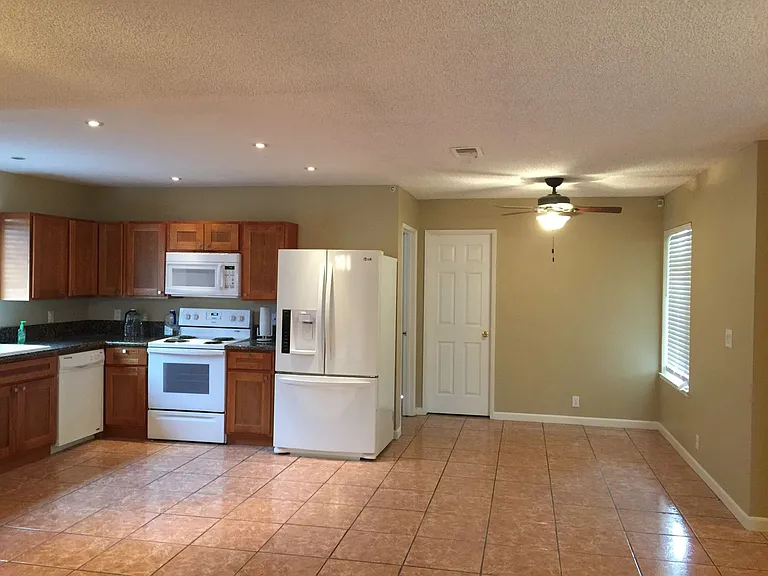 6379 Edgewood Way — Photo 3