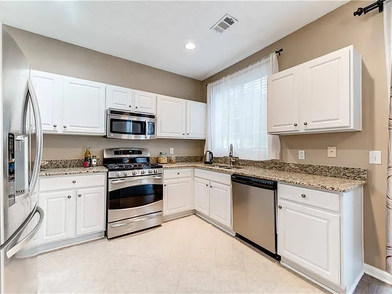 224 Harmony Ct — Photo 10