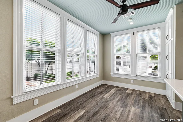 202 W Woodlawn Ave — Photo 8