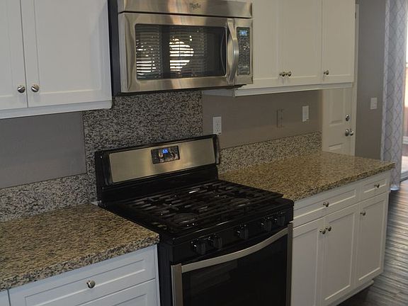 5th image of 321 Macarthur Way
