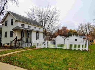 1522 W 2nd St, Waterloo, IA 50701