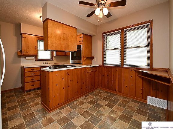 5th image of 3432 Craig Ave