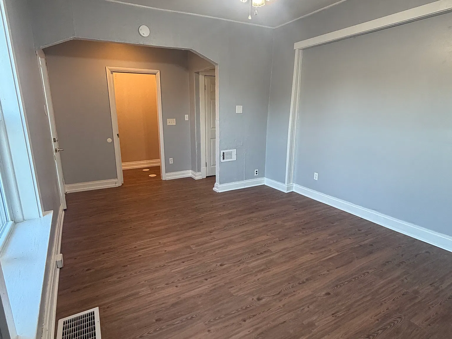 2 bed, 1300 sqft, $1,500 — Photo 4