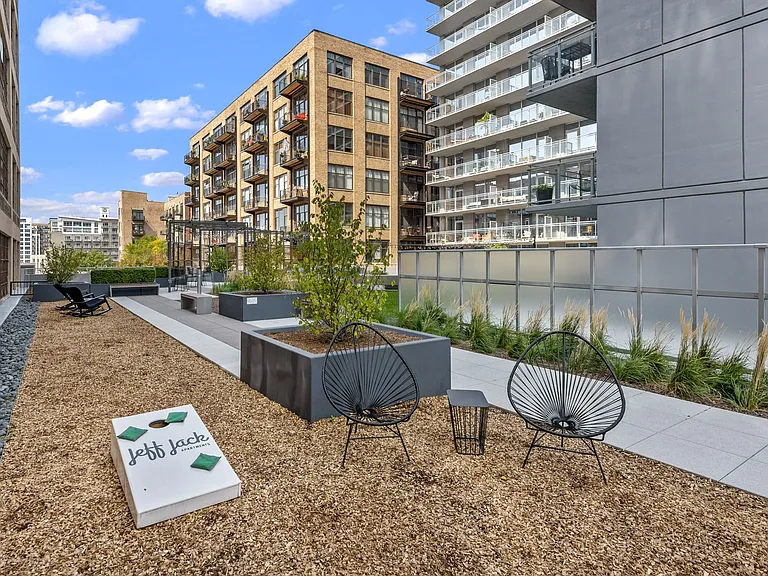 JeffJack Apartments — Photo 24