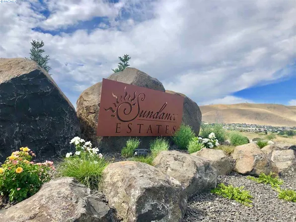 1022 Sagebluff Ln, Richland, WA 99352
