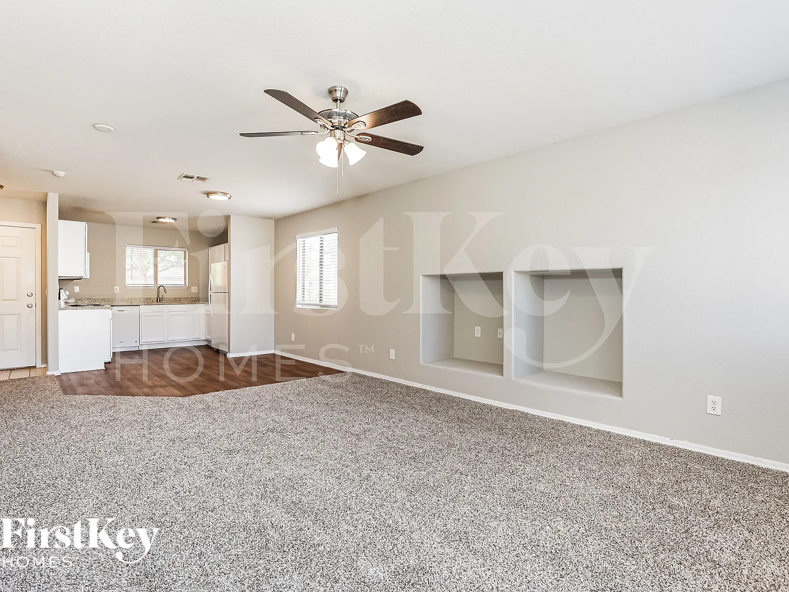 3 bed, 2.0 bath, 1266 sqft, $1,570 — Photo 2