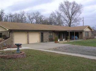 243 NW 50th St, Topeka, KS 66617