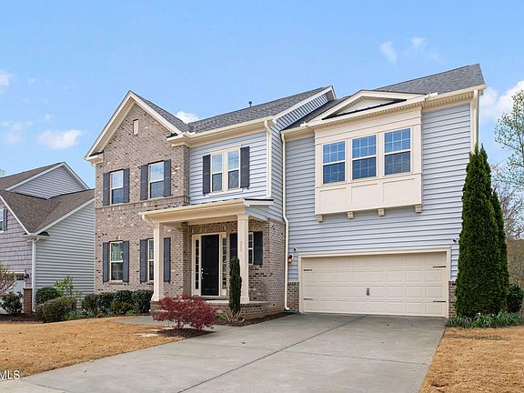 3rd image of 320 Papyrus Pl