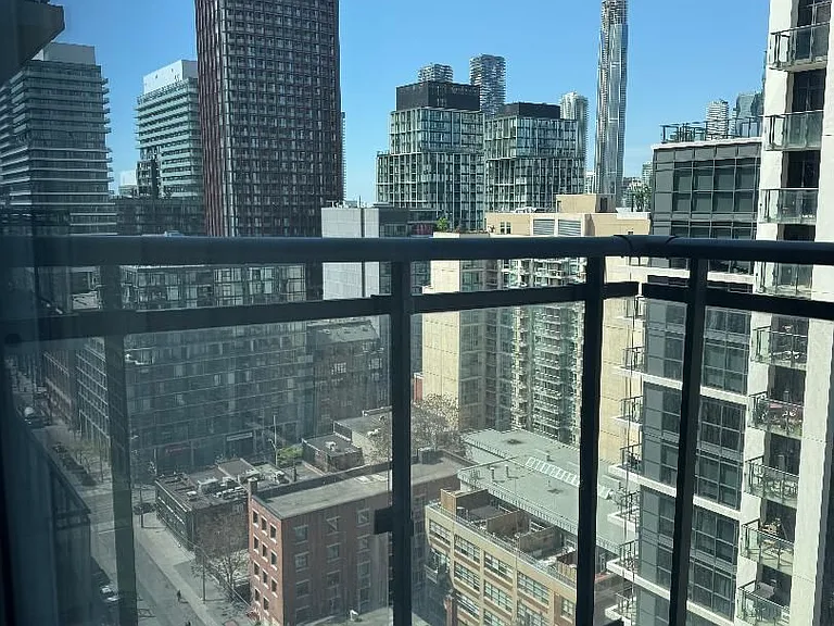 460 Adelaide St E #2101 — Photo 9