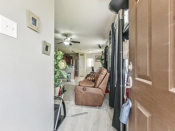 4th image of 26907 Graybill Ct