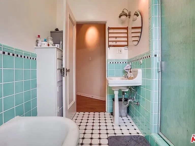 450 N Sycamore Ave #1 — Photo 17